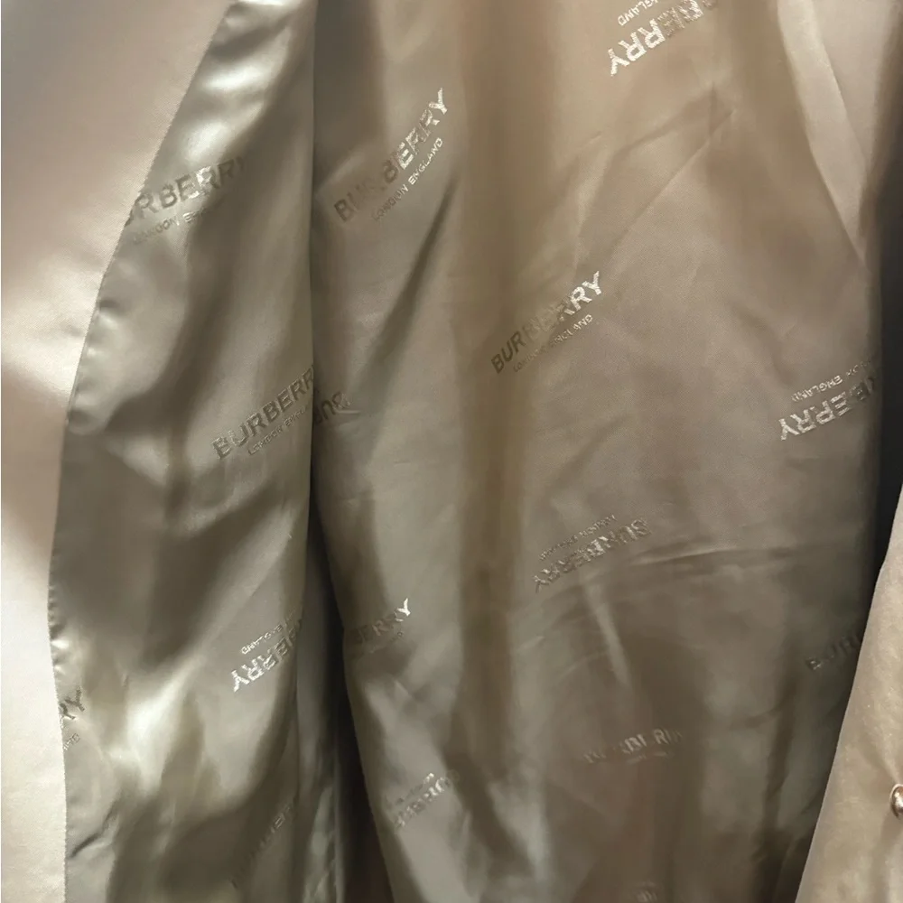 Burberry Women’s Farringdon Car Coat In Honey - Picture 8 of 11